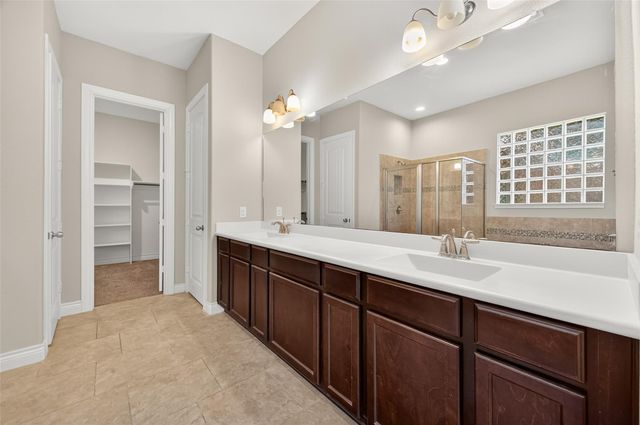 4926 Thunder Creek Ln, Sugar Land, TX 77479