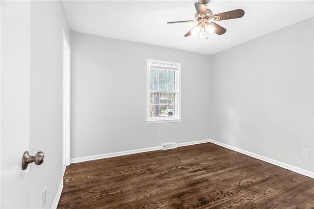 1908 SW 2nd Street, Lee's Summit, MO 64081