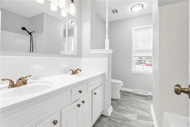 1908 SW 2nd Street, Lee's Summit, MO 64081