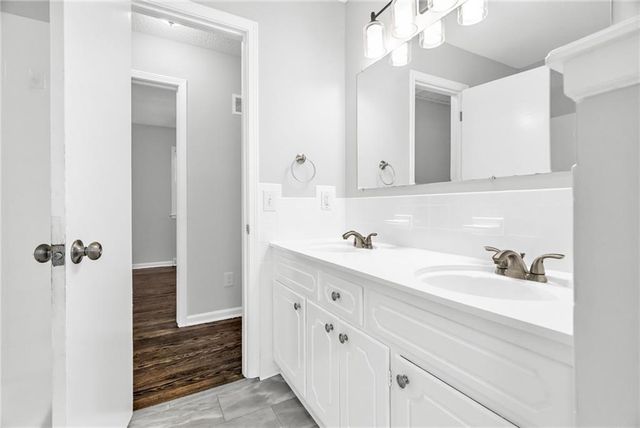 1908 SW 2nd Street, Lee's Summit, MO 64081