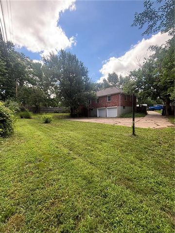 1908 SW 2nd Street, Lee's Summit, MO 64081