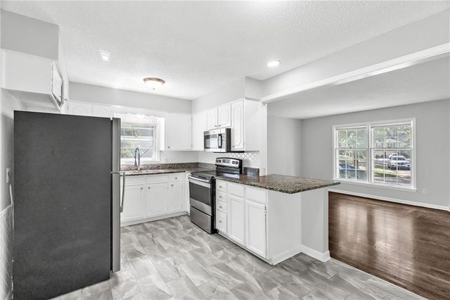 1908 SW 2nd Street, Lee's Summit, MO 64081