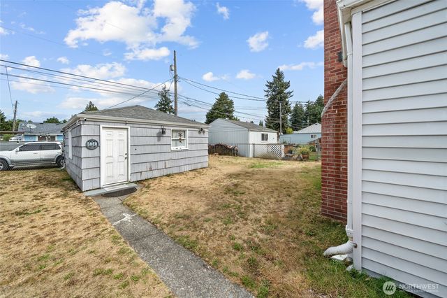 4709 S American Lake Boulevard, Tacoma, WA 98409