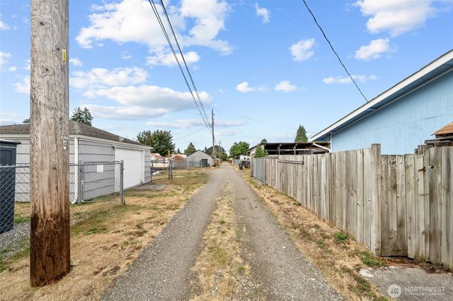 4709 S American Lake Boulevard, Tacoma, WA 98409