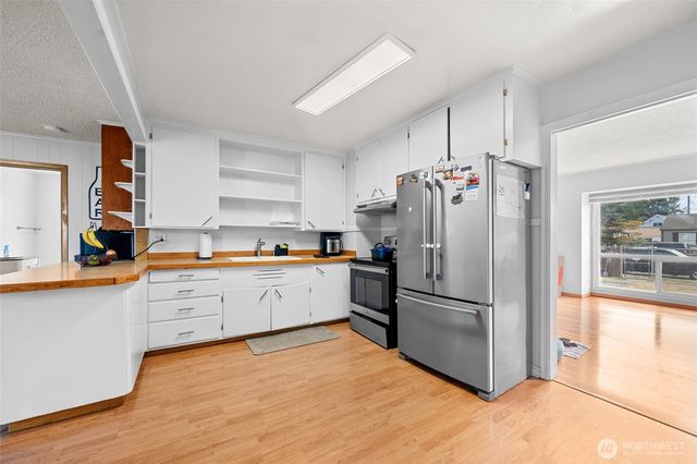 4709 S American Lake Boulevard, Tacoma, WA 98409