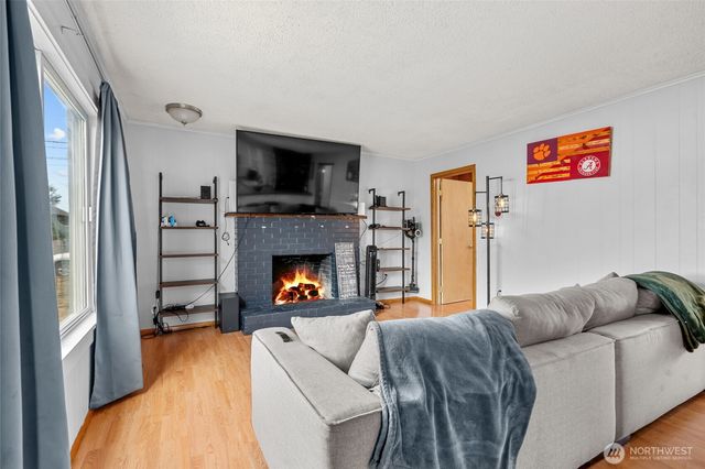 4709 S American Lake Boulevard, Tacoma, WA 98409