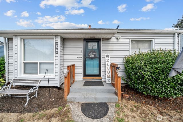4709 S American Lake Boulevard, Tacoma, WA 98409