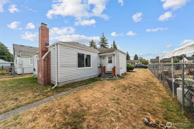 4709 S American Lake Boulevard, Tacoma, WA 98409