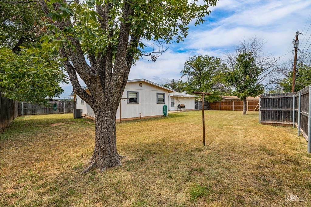 Image 27 of property listing at 2738 A&M Ave, San Angelo, TX 76904