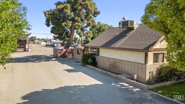 9930 Brimhall Road, Bakersfield, CA 93312