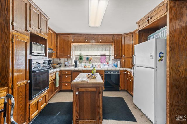 9930 Brimhall Road, Bakersfield, CA 93312