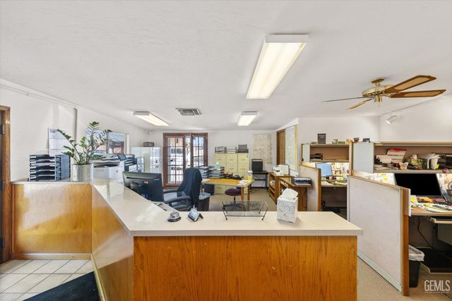 9930 Brimhall Road, Bakersfield, CA 93312