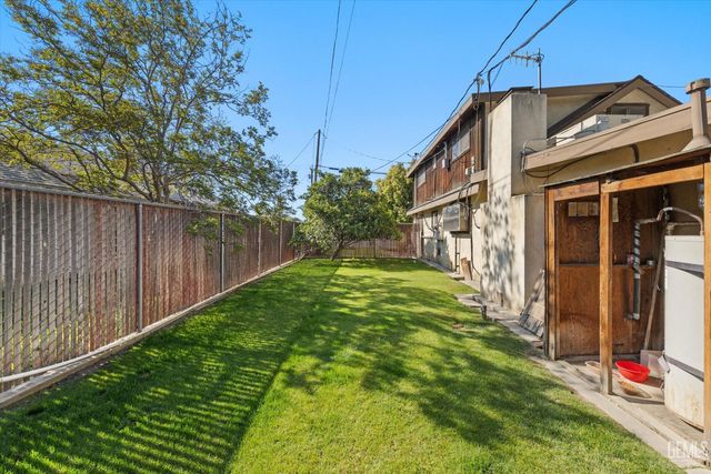 9930 Brimhall Road, Bakersfield, CA 93312