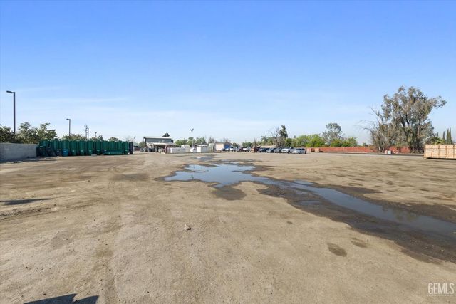 9930 Brimhall Road, Bakersfield, CA 93312