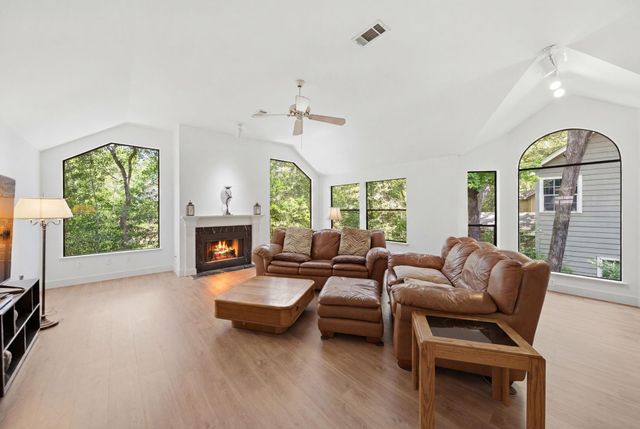 135 E Wilde Yaupon, The Woodlands, TX 77381