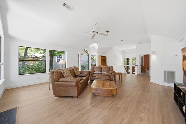 135 E Wilde Yaupon, The Woodlands, TX 77381