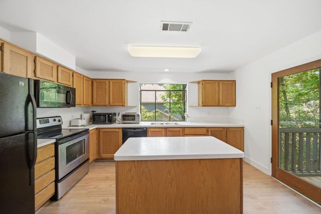 135 E Wilde Yaupon, The Woodlands, TX 77381