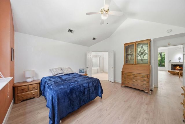 135 E Wilde Yaupon, The Woodlands, TX 77381
