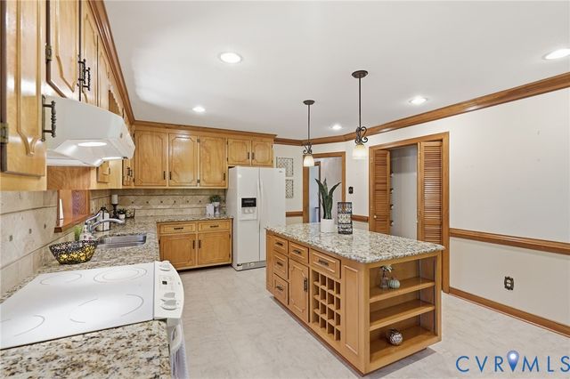 9193 Blakewood Dr, Mechanicsville, VA 23116