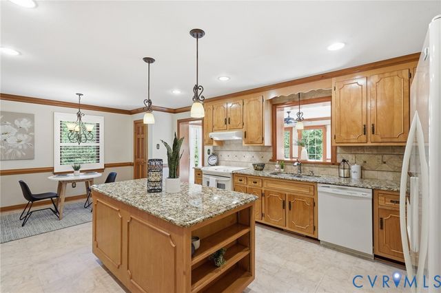 9193 Blakewood Dr, Mechanicsville, VA 23116
