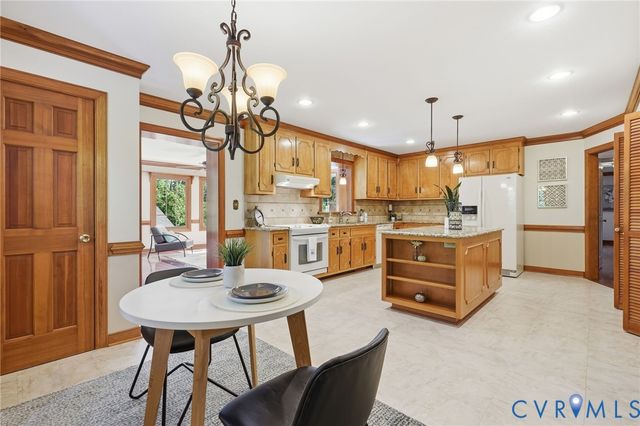9193 Blakewood Dr, Mechanicsville, VA 23116