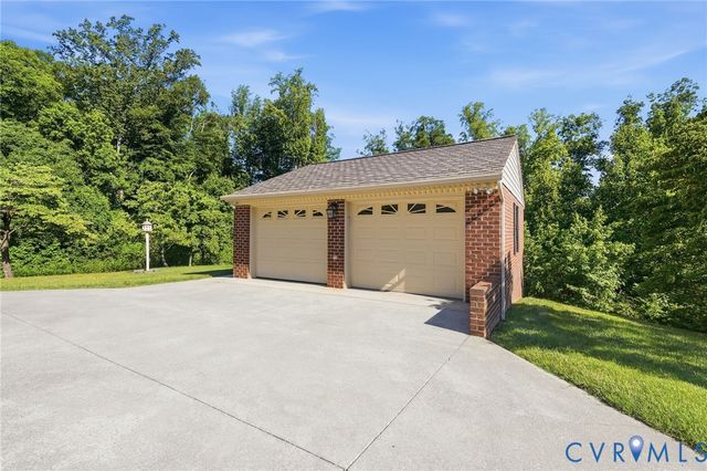 9193 Blakewood Dr, Mechanicsville, VA 23116