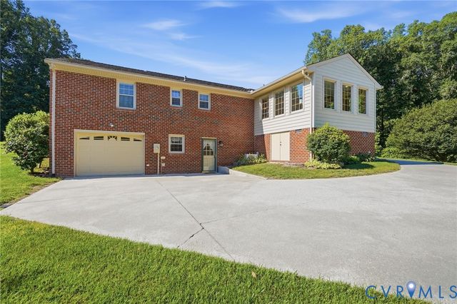 9193 Blakewood Dr, Mechanicsville, VA 23116