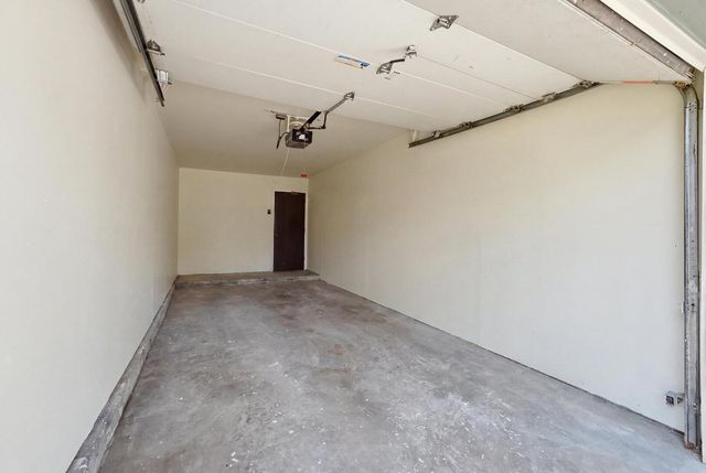 1952 N Hidden Creek Circle 7, Palatine, IL 60074