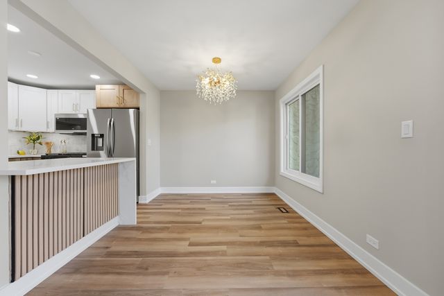 1952 N Hidden Creek Circle 7, Palatine, IL 60074