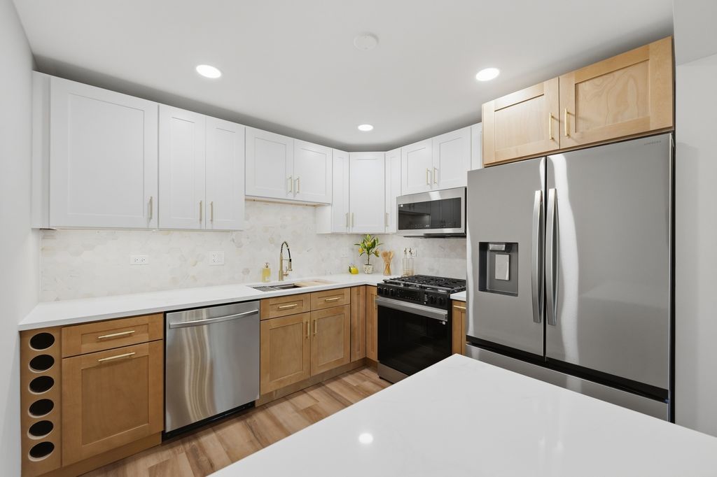 1952 N Hidden Creek Circle 7, Palatine, IL 60074 — photo 4