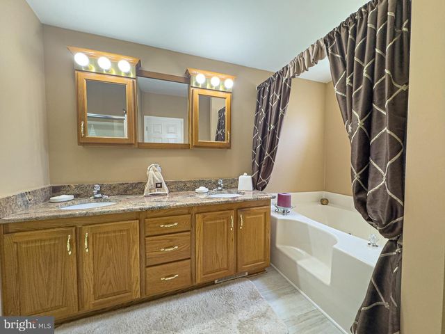 286 PEBBLE BEACH DR, Mays Landing, NJ 08330