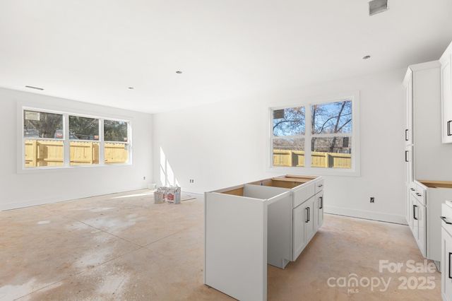 901 N Hoskins Road, Charlotte, NC 28216