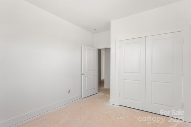 901 N Hoskins Road, Charlotte, NC 28216