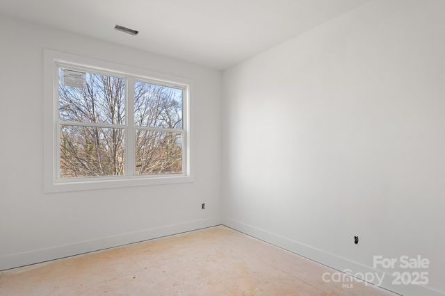 901 N Hoskins Road, Charlotte, NC 28216