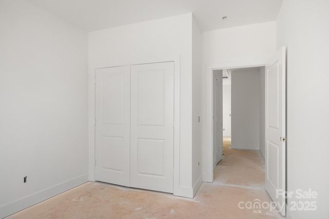 901 N Hoskins Road, Charlotte, NC 28216