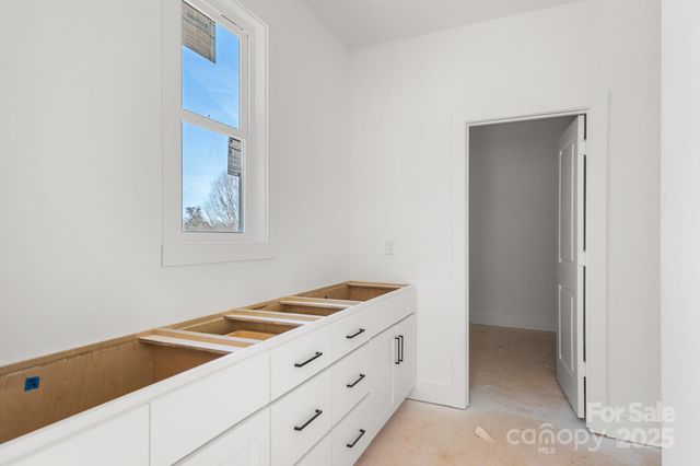 901 N Hoskins Road, Charlotte, NC 28216