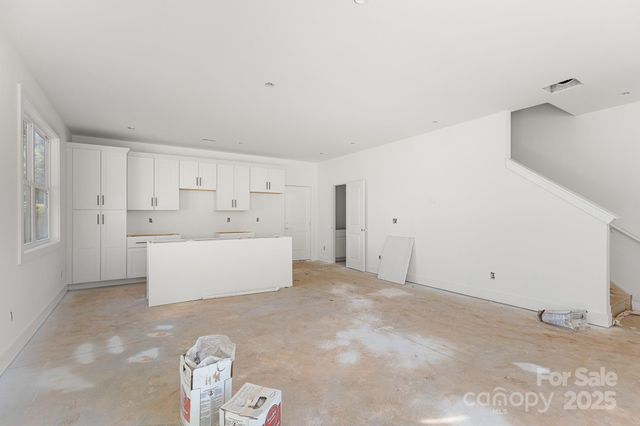 901 N Hoskins Road, Charlotte, NC 28216