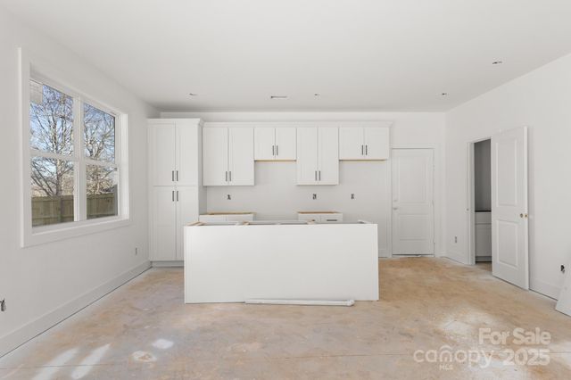 901 N Hoskins Road, Charlotte, NC 28216