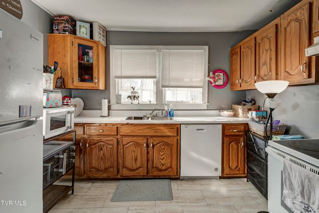 1820 Ridgeway Drive, Kingsport, TN 37664