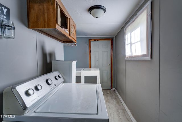 1820 Ridgeway Drive, Kingsport, TN 37664