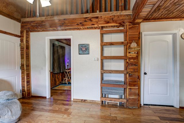 1820 Ridgeway Drive, Kingsport, TN 37664