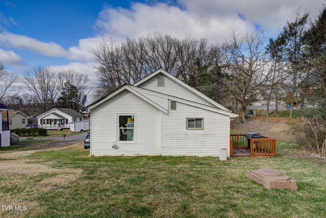 1820 Ridgeway Drive, Kingsport, TN 37664