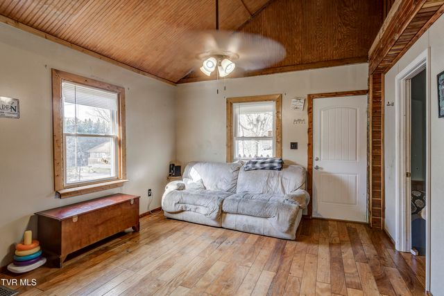 1820 Ridgeway Drive, Kingsport, TN 37664