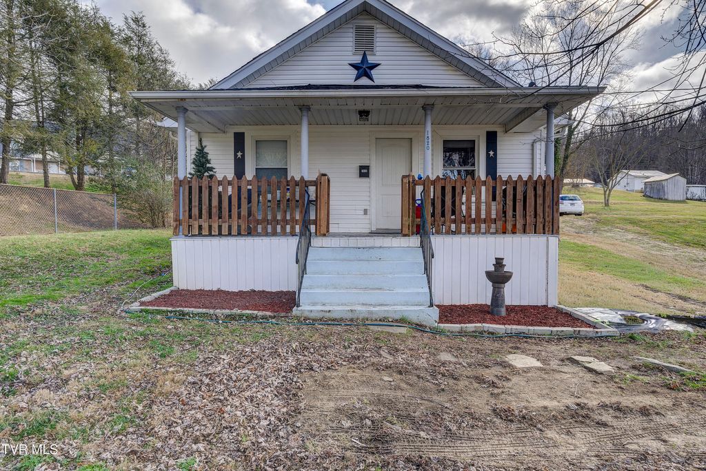 1820 Ridgeway Drive, Kingsport, TN 37664