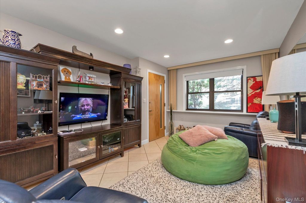 147-16 72nd Avenue 182A, Flushing, NY 11367