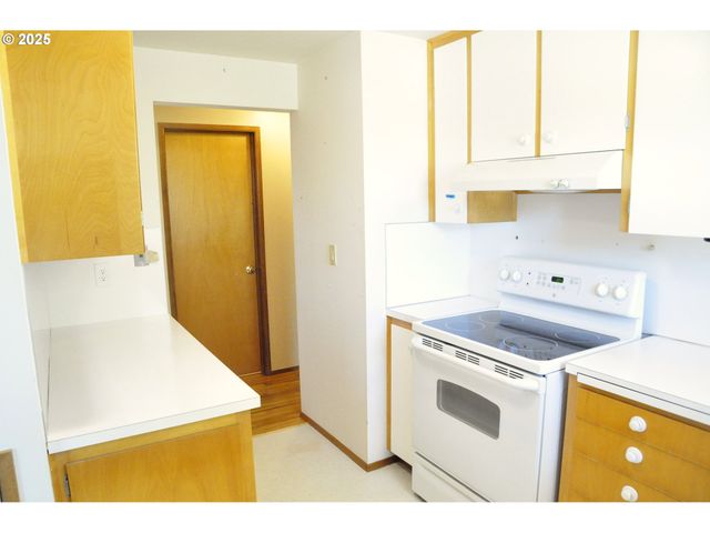 1770 THOMPSON Rd, Woodburn, OR 97071