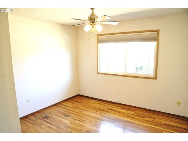1770 THOMPSON Rd, Woodburn, OR 97071