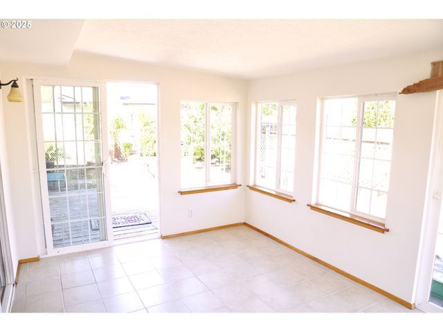 1770 THOMPSON Rd, Woodburn, OR 97071