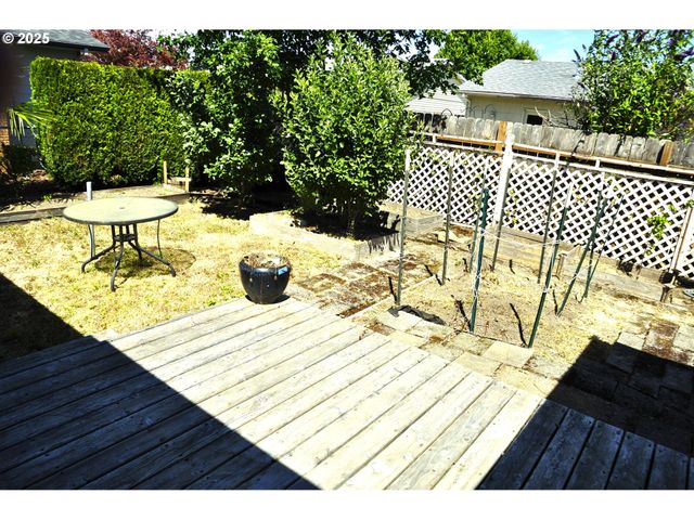 1770 THOMPSON Rd, Woodburn, OR 97071