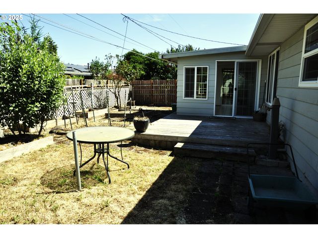 1770 THOMPSON Rd, Woodburn, OR 97071